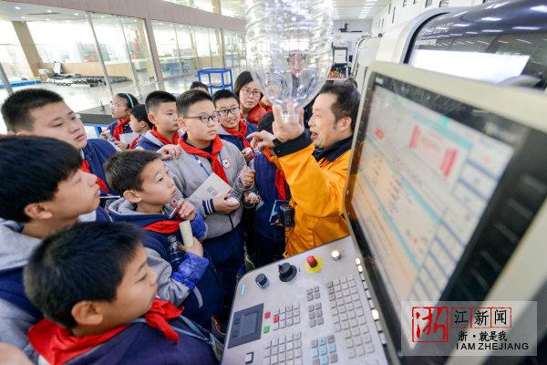长兴：：走读智慧工厂 感受科技魅力